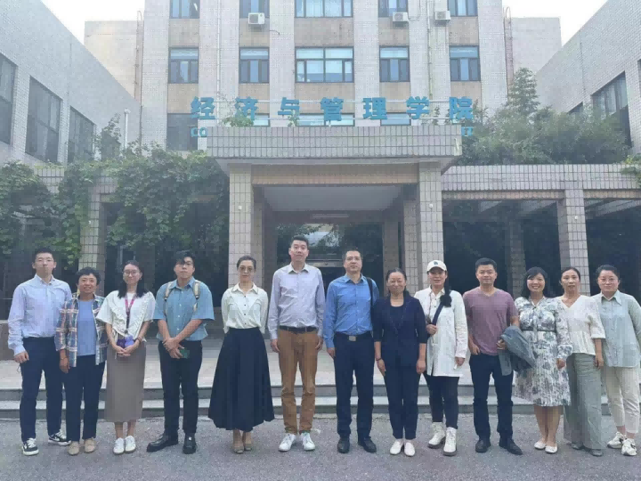 蒼穹數(shù)碼與北京工業(yè)大學舉行產(chǎn)學合作座談會暨“優(yōu)質(zhì)就業(yè)創(chuàng)業(yè)基地”、“創(chuàng)新創(chuàng)業(yè)實訓基地”授牌儀式