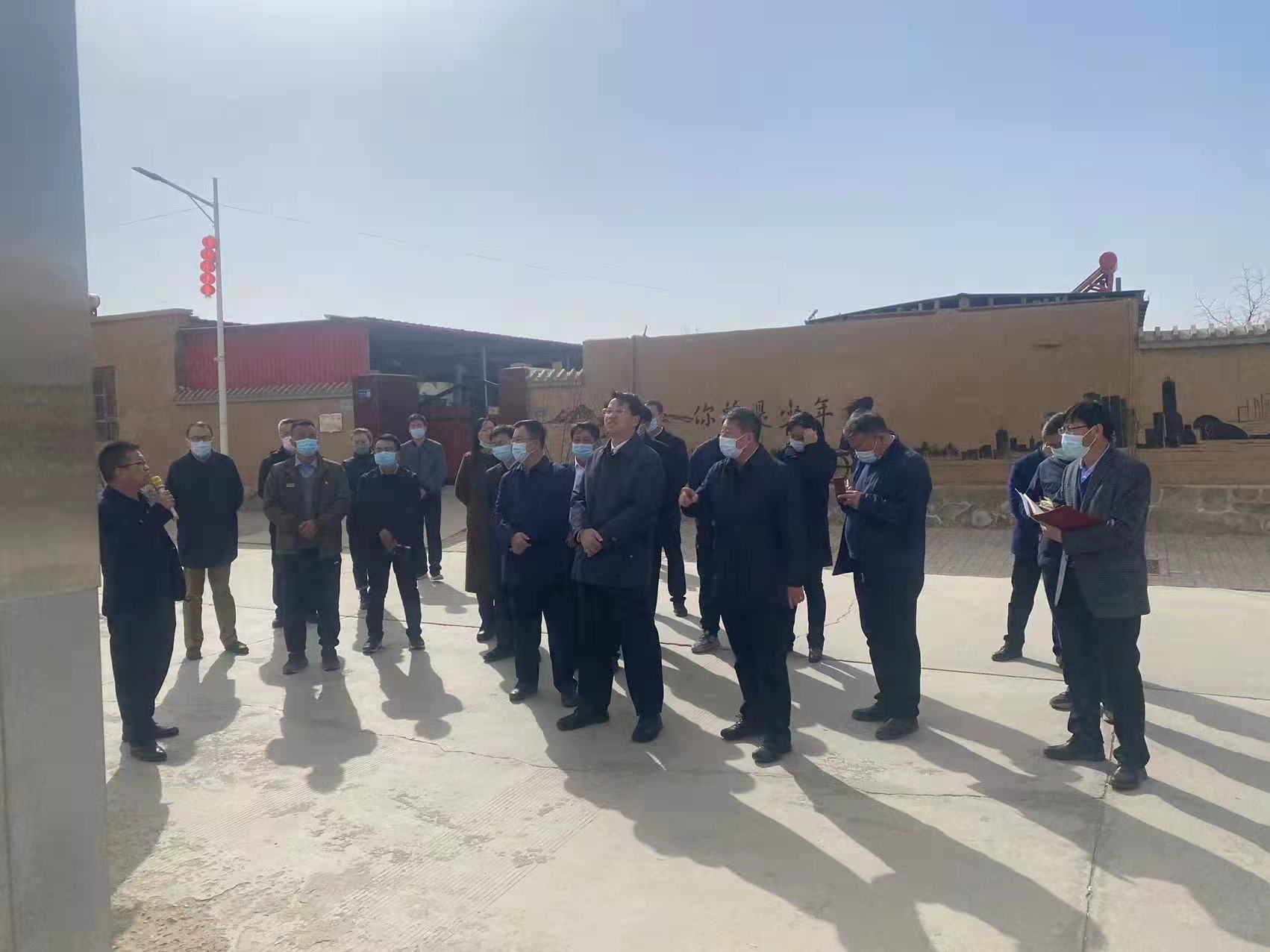 寧夏回族自治區(qū)黨委常委、秘書長雷東生一行調(diào)研賀蘭縣宅基地改革試點(diǎn)項(xiàng)目